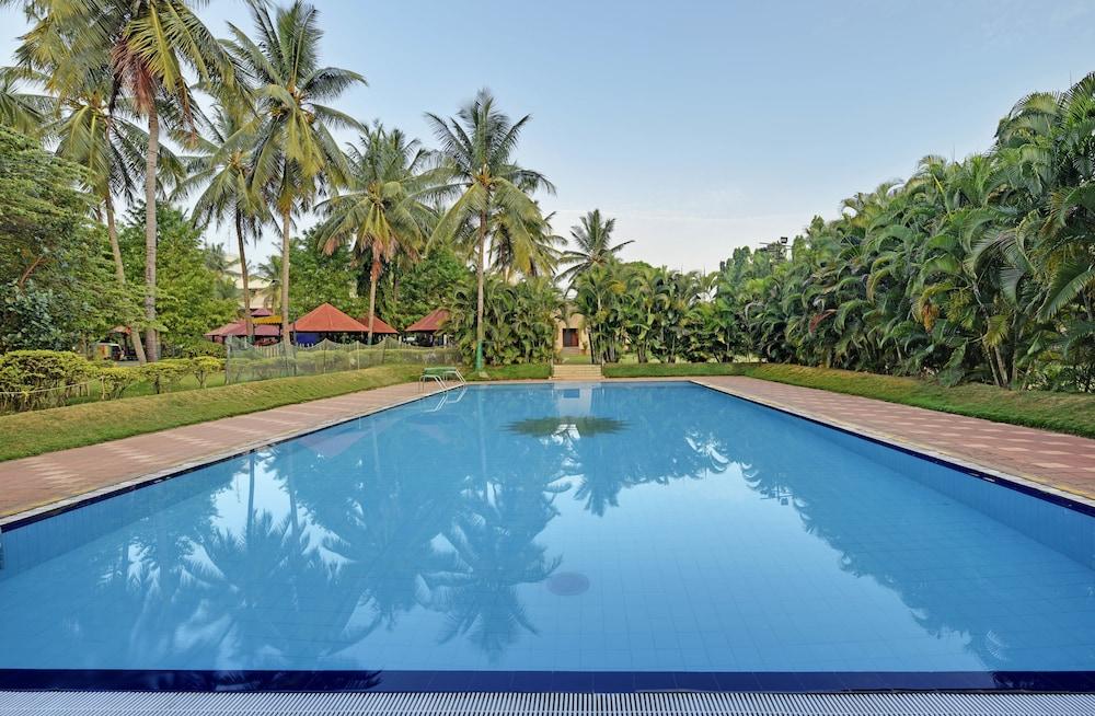Royal Orchid Resort & Convention Centre, Yelahanka Bangalore Exterior photo